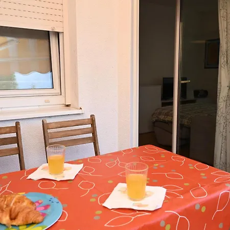 In The Free Parking Apartment Pula