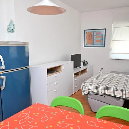 Apartment In The Free Parking Pula